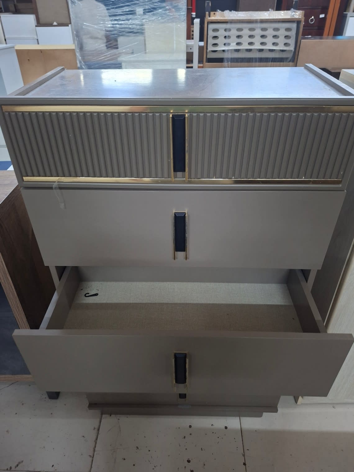 Tall Chest of Drawers 2