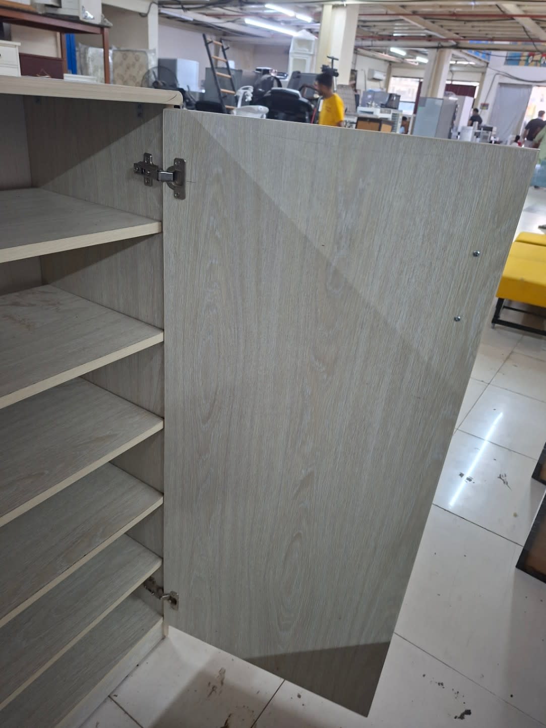 Single-Door Shoe Cabinet 3