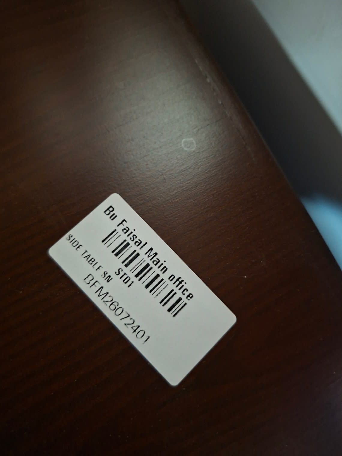 Bufaisal barcode label BFM26072401 on used 2-drawer bedside table