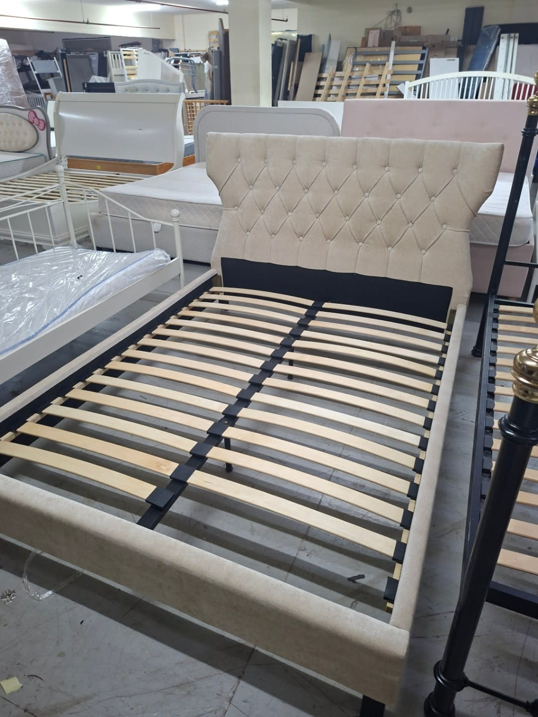 Upholstered Sleigh Bed Frame 3