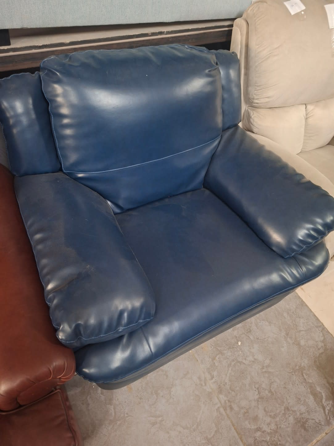 Single Armchair 2