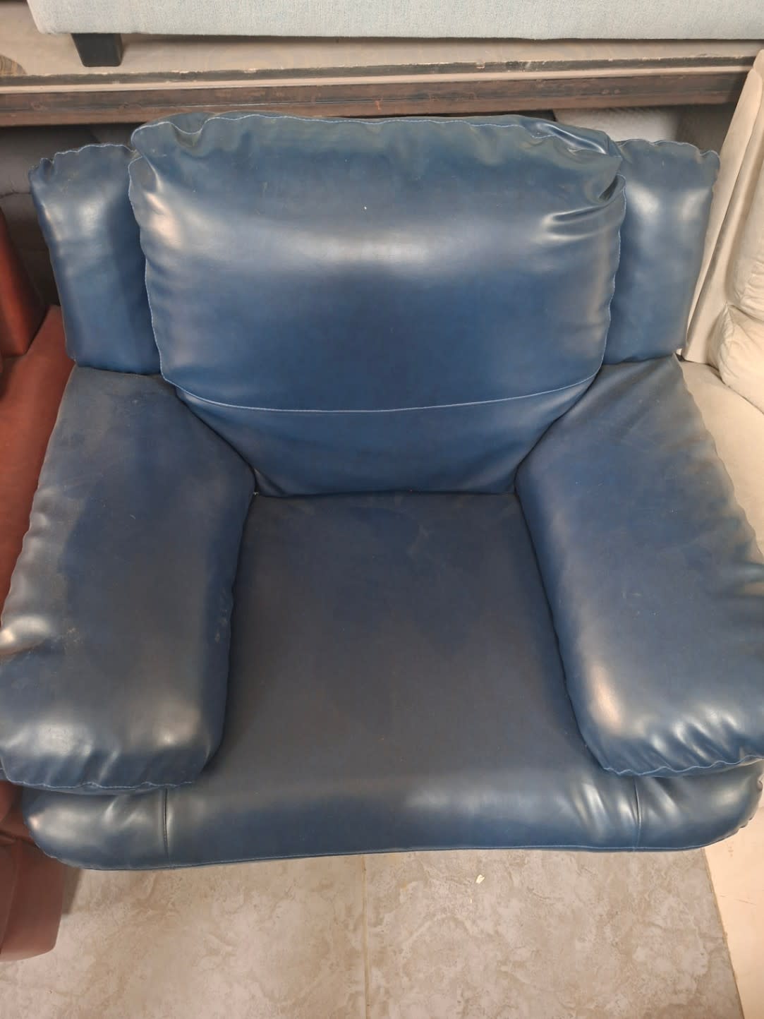 Single Armchair 3