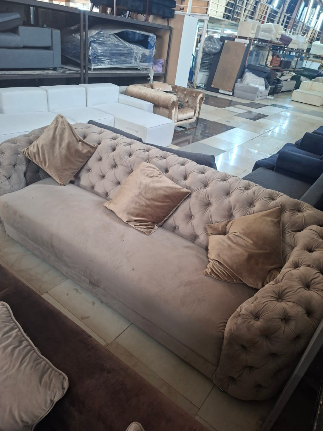 Chesterfield-Style Velvet Sofa 2