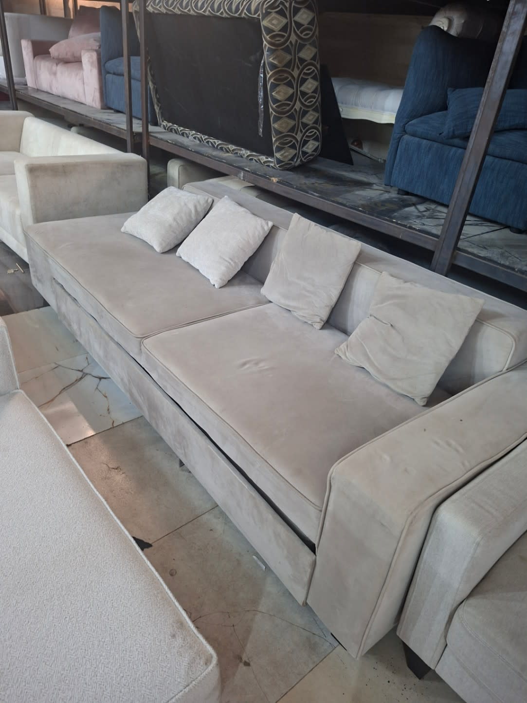 Bufaisal barcode label for used 3-seater sofa light grey fabric