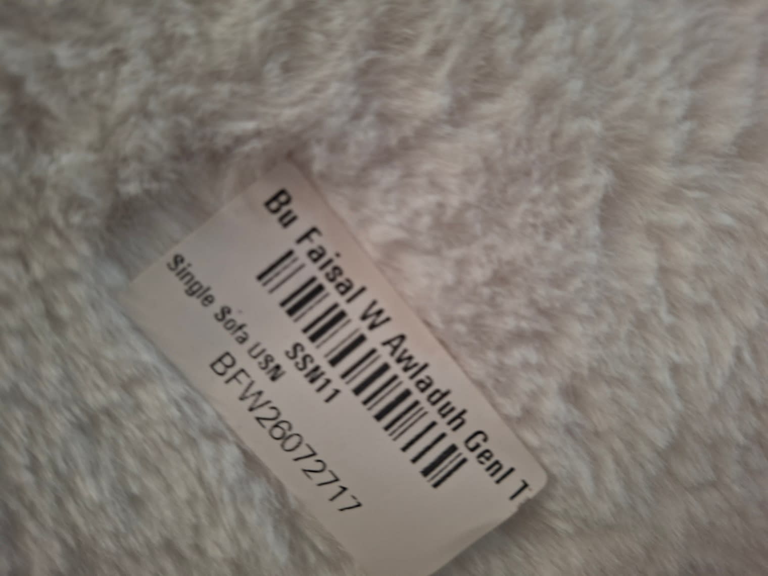 Bufaisal barcode label BFW26072717 for used 3-seater plush sofa