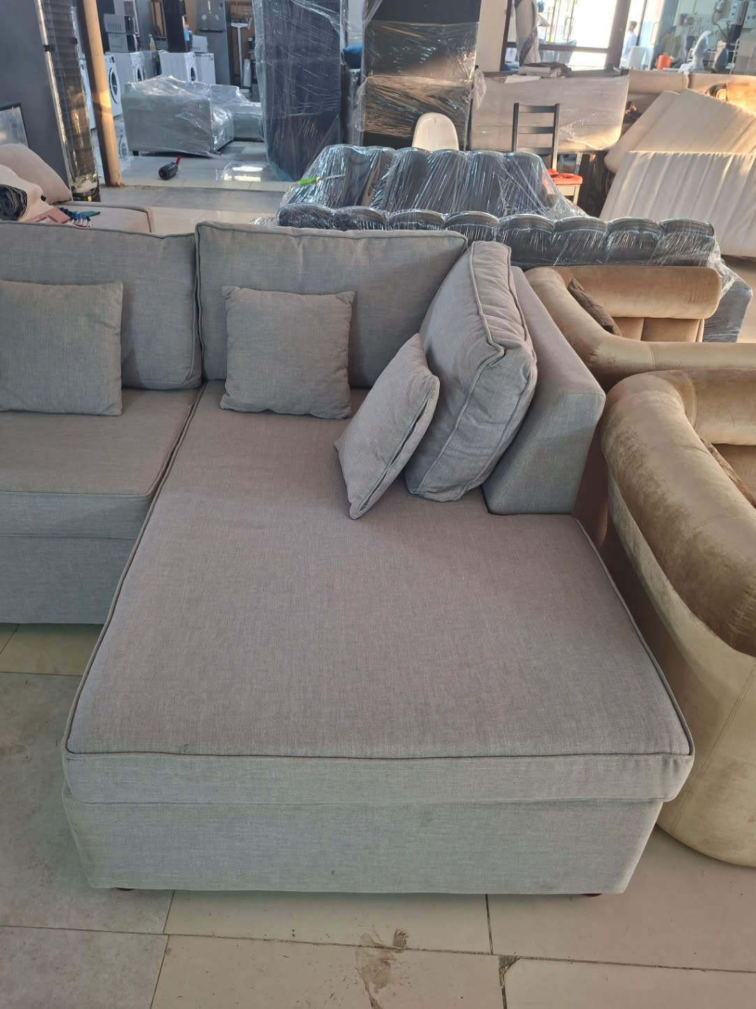 L-Shape Sectional Sofa with Chaise 2