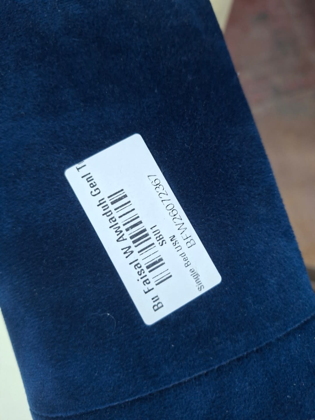 Bufaisal barcode label BFW26071798 for used single bed frame navy blue velvet headboard
