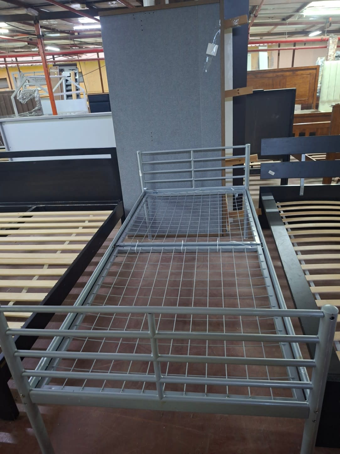 Single Metal Bed Frame