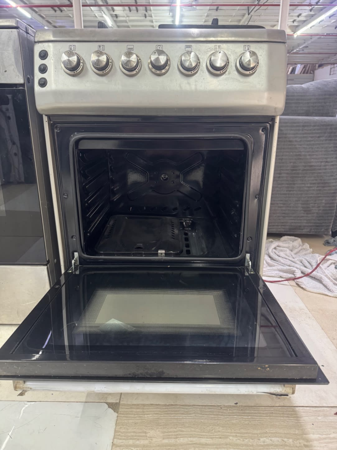 Freestanding Gas Cooker with Oven 3