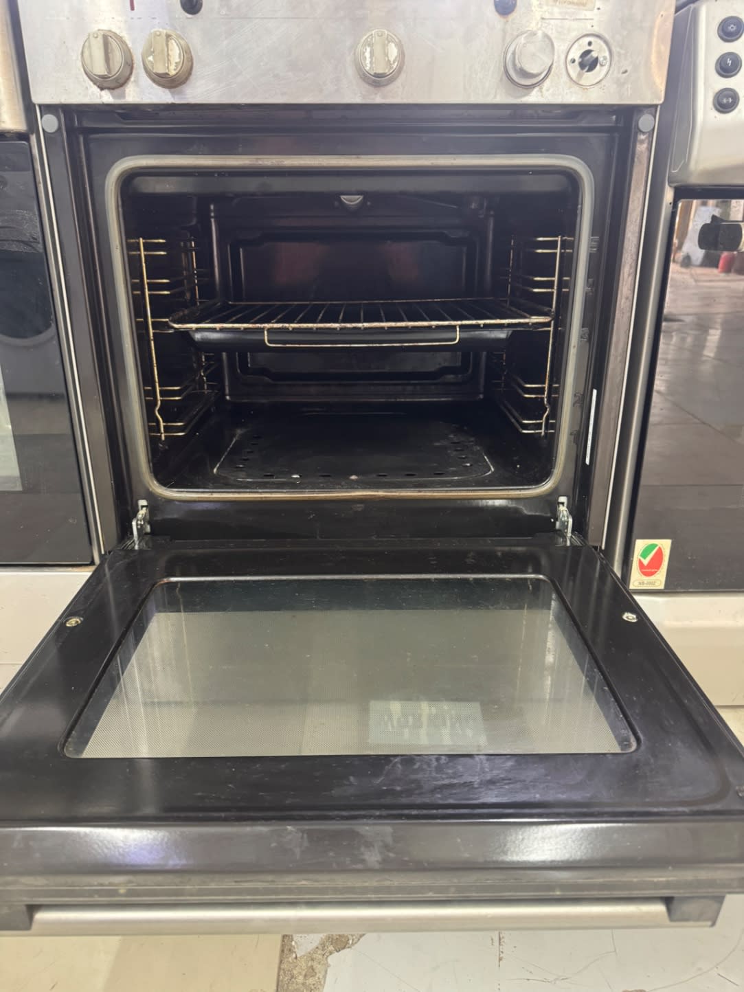 Freestanding Gas Cooker with Oven 3