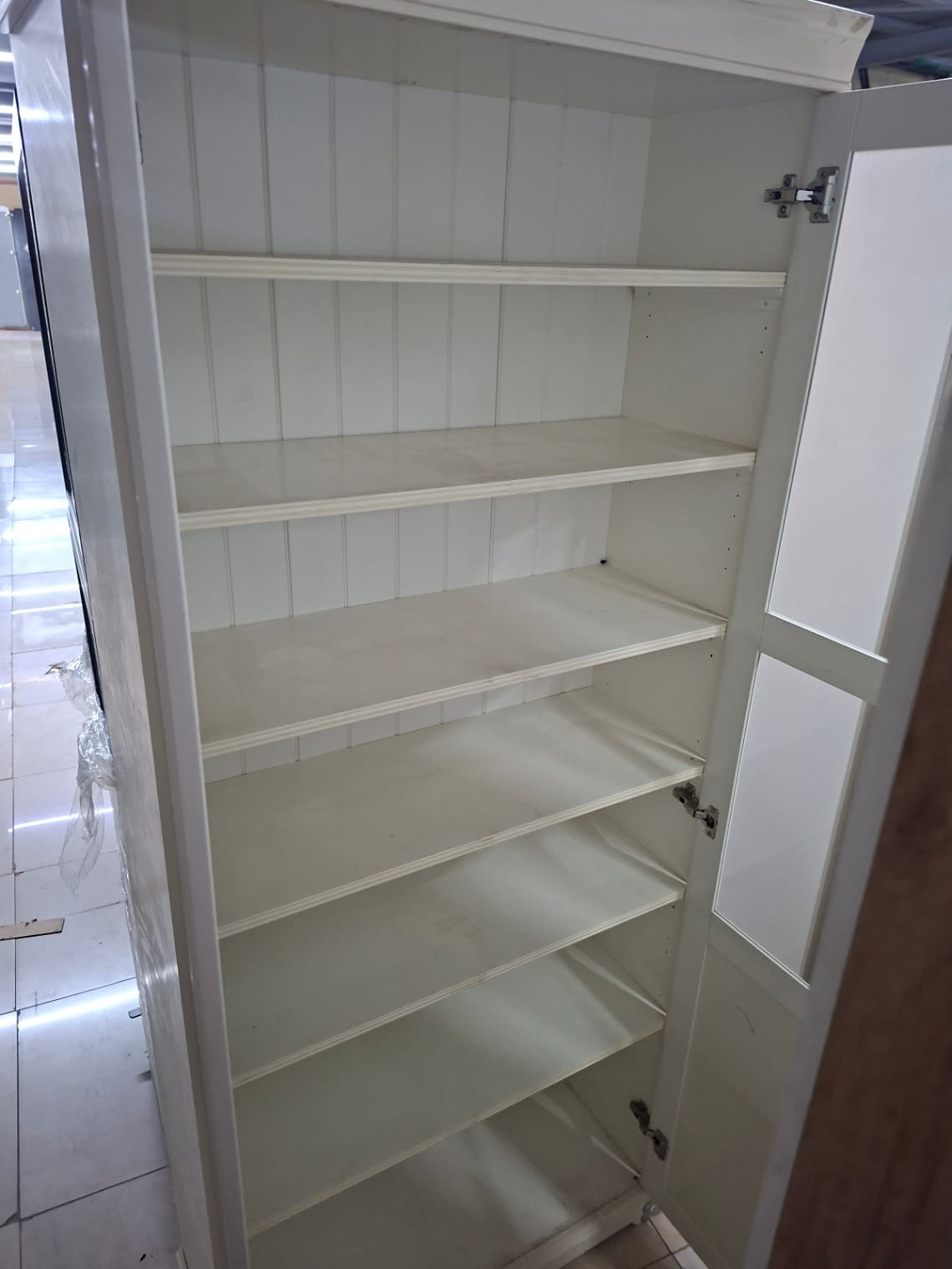 2-Door Display Cupboard White 2