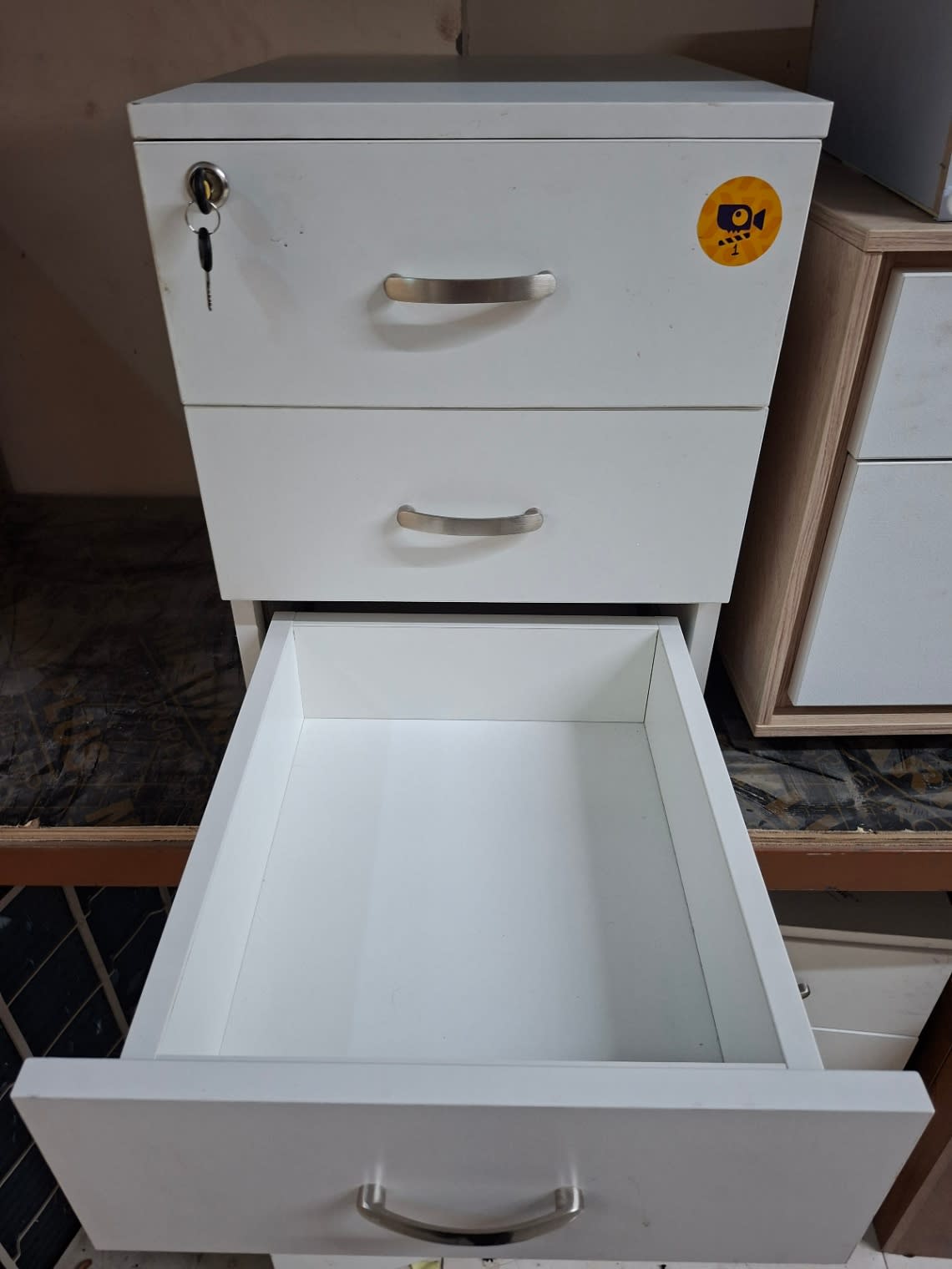3-Drawer Filing Cabinet 2