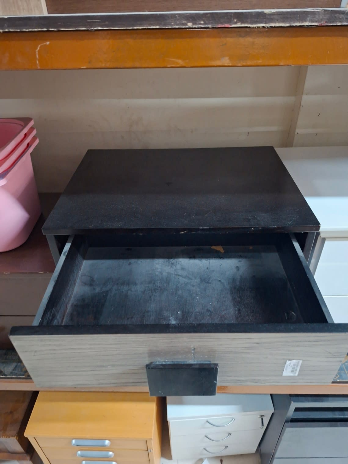 2-Drawer Bedside Table 3