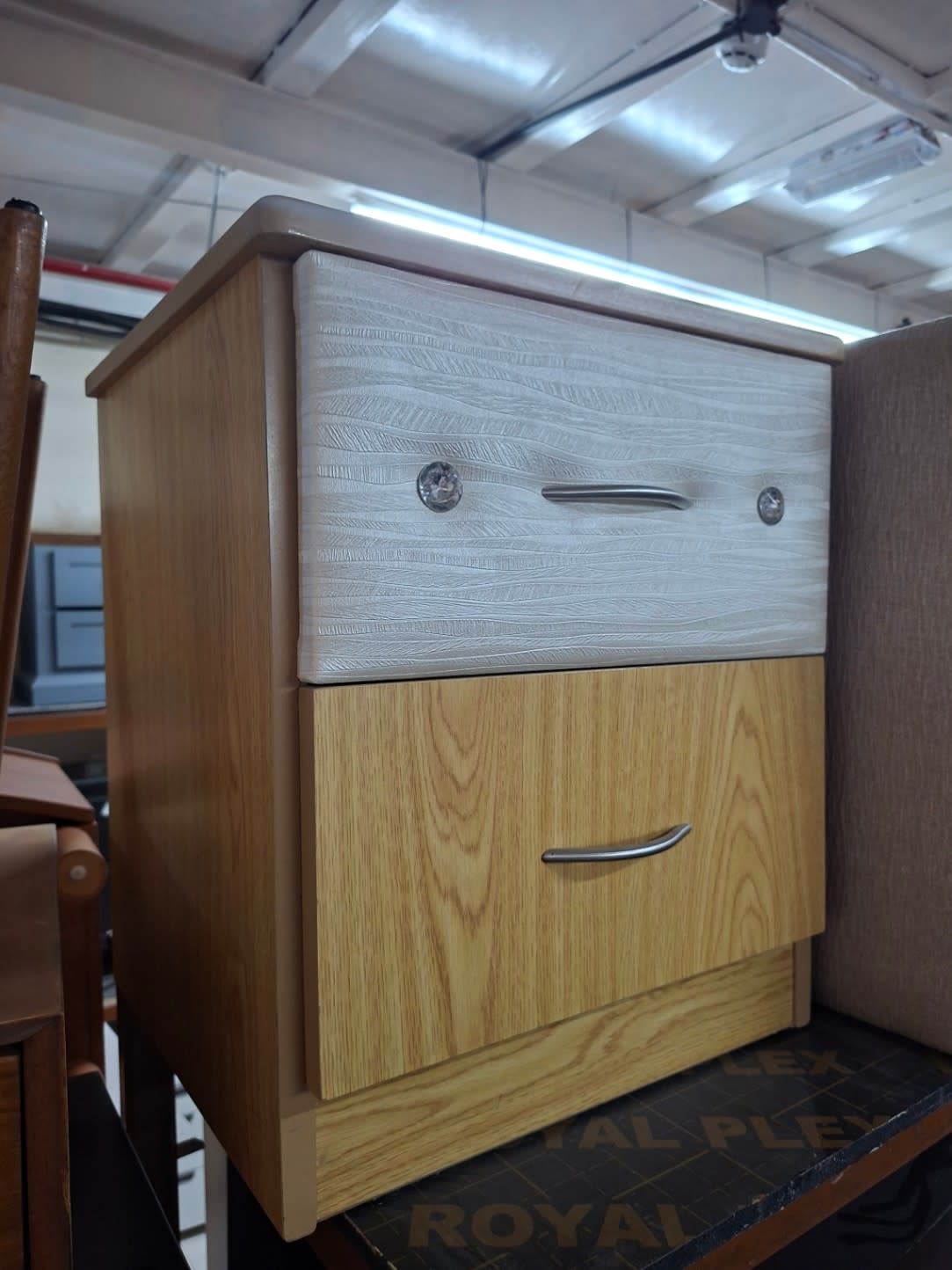 2-Drawer Bedside Table 3