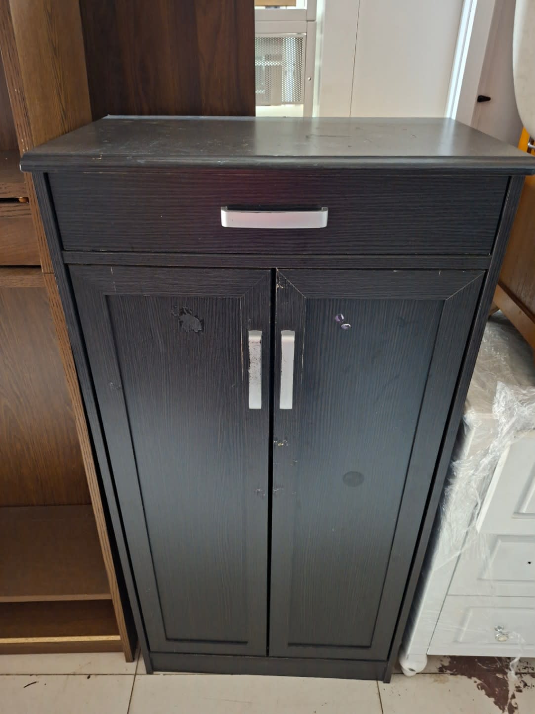 Shoe Cabinet with Drawer and Double Door