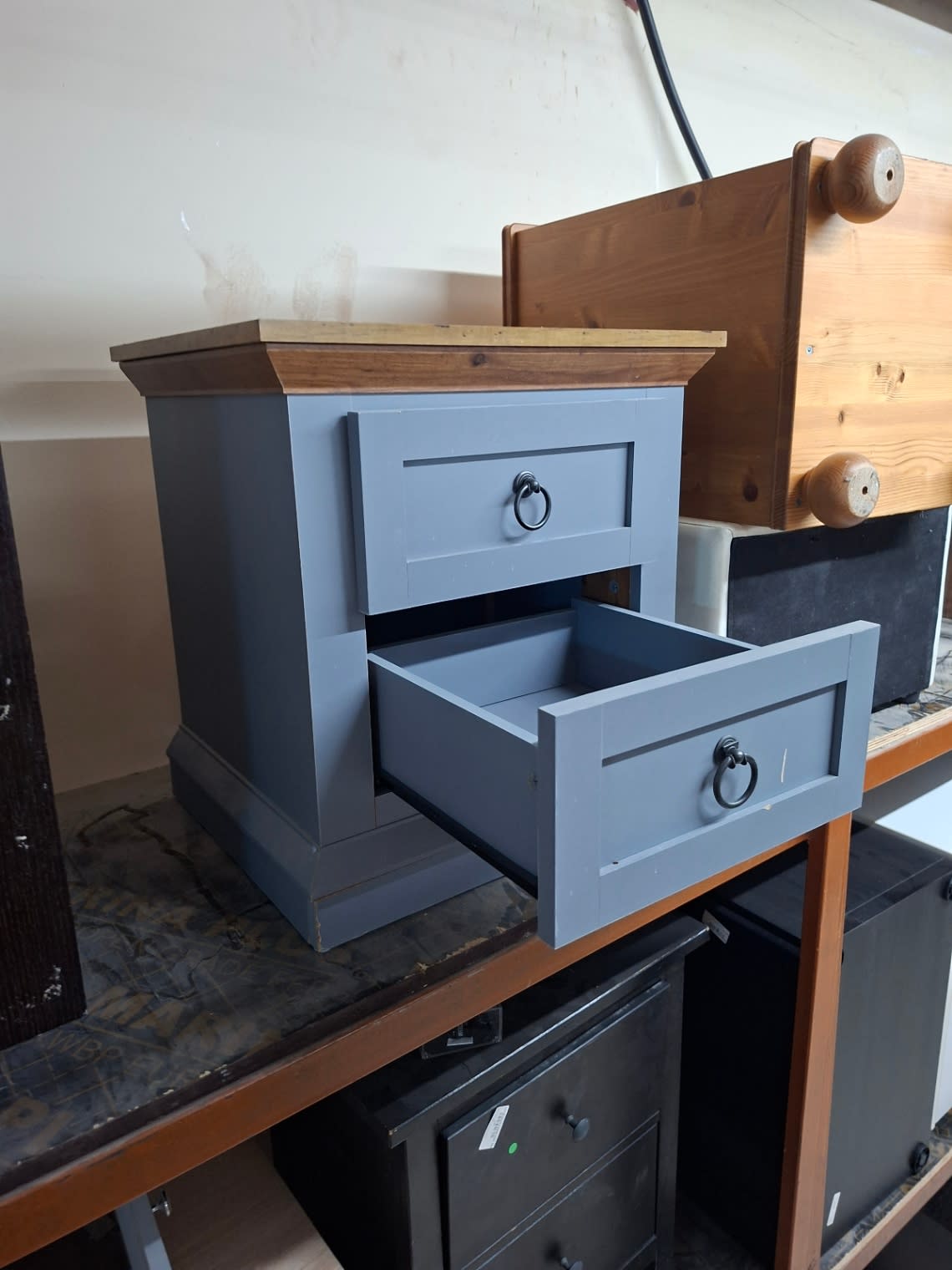 2-Drawer Bedside Table 3