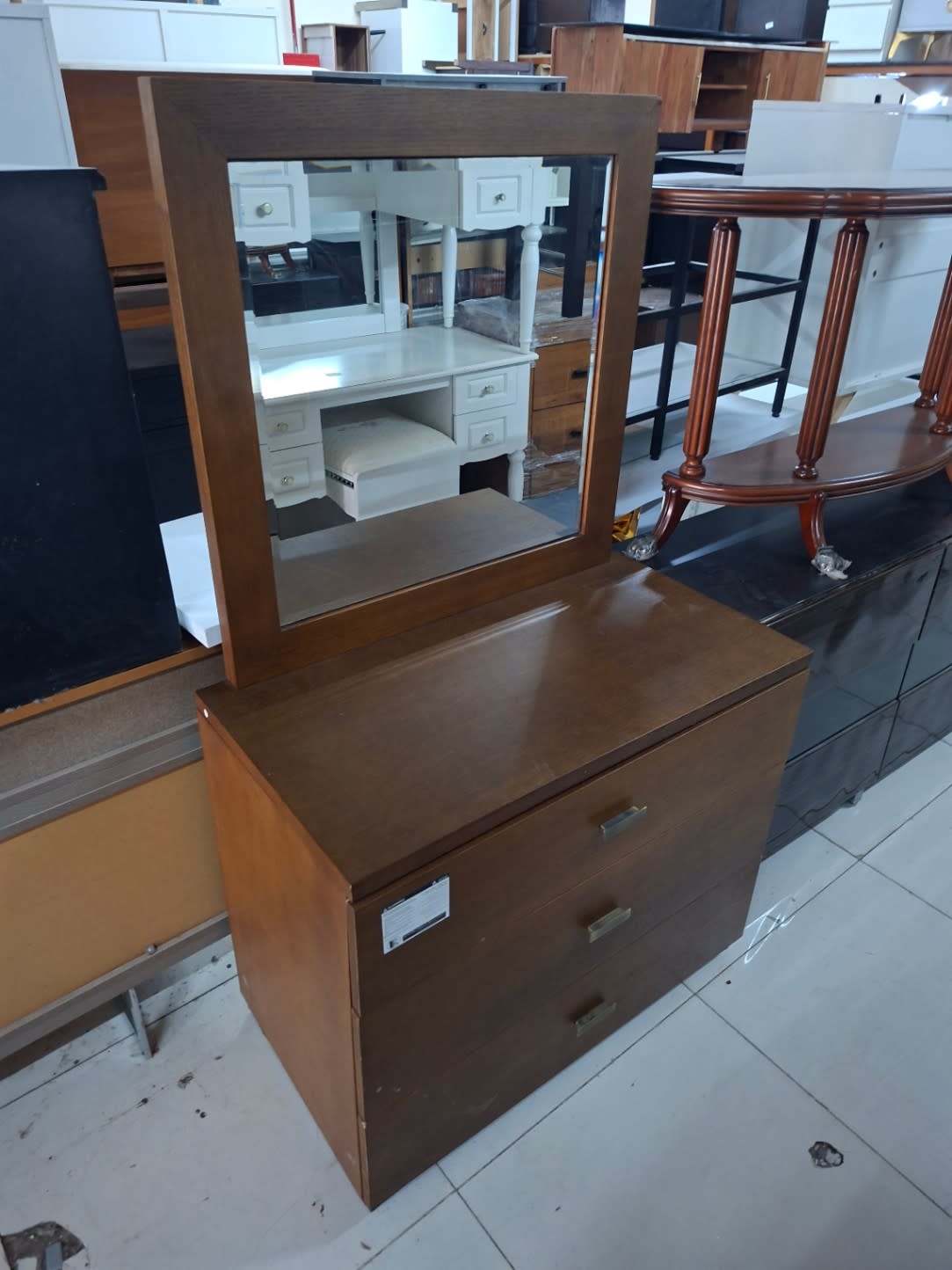Dressing Table with Mirror 2