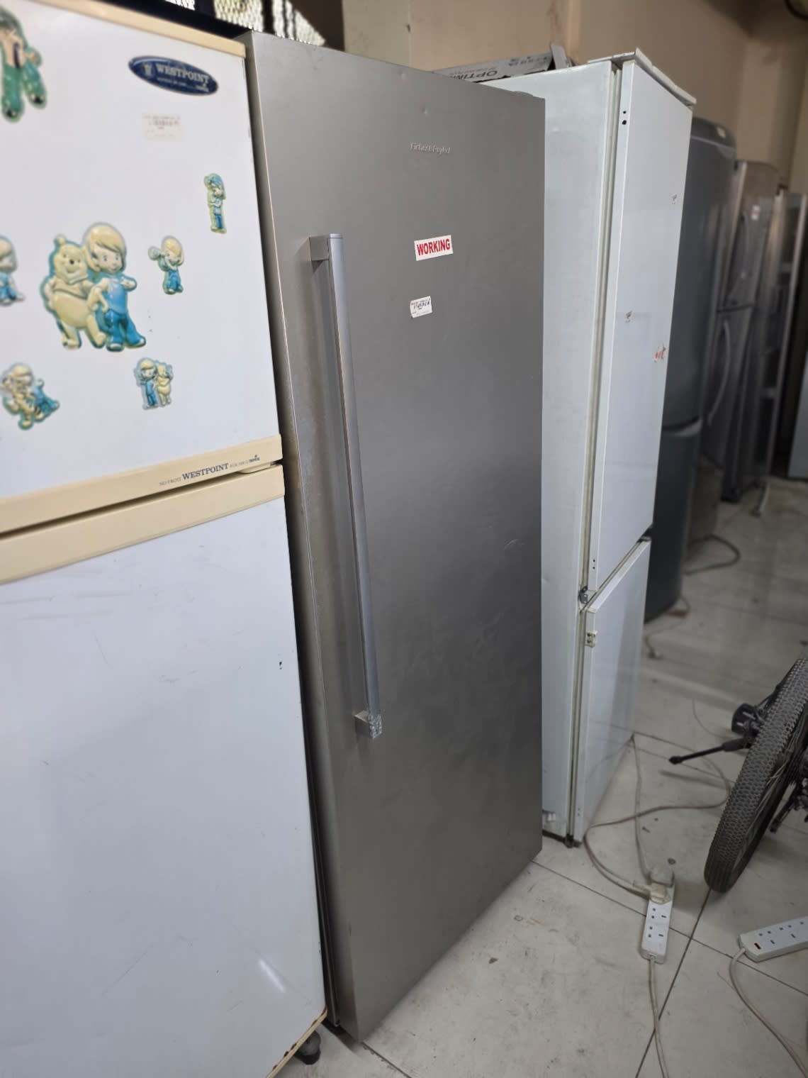 Single-Door Upright Refrigerator