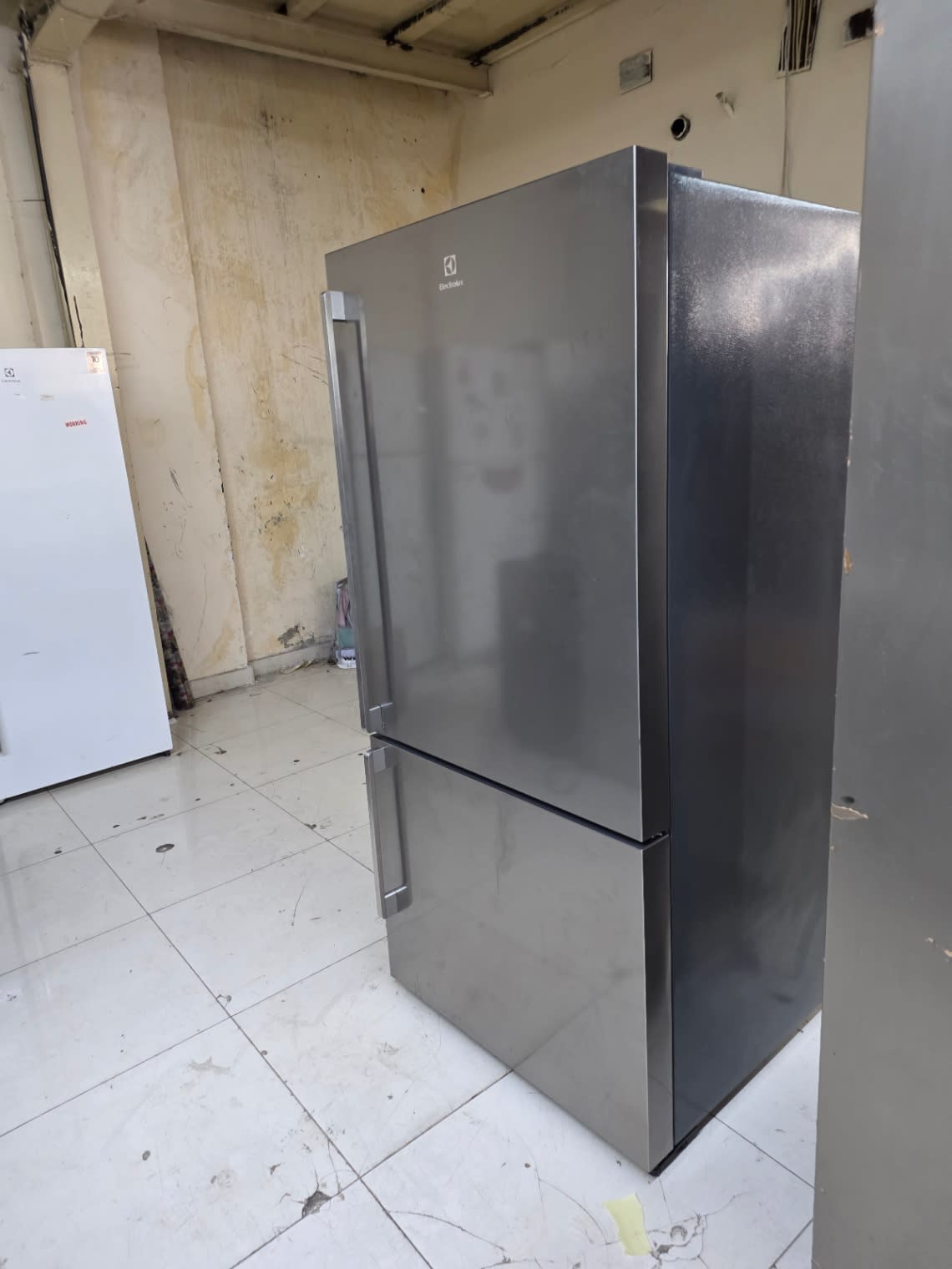 Bottom-Freezer Refrigerator