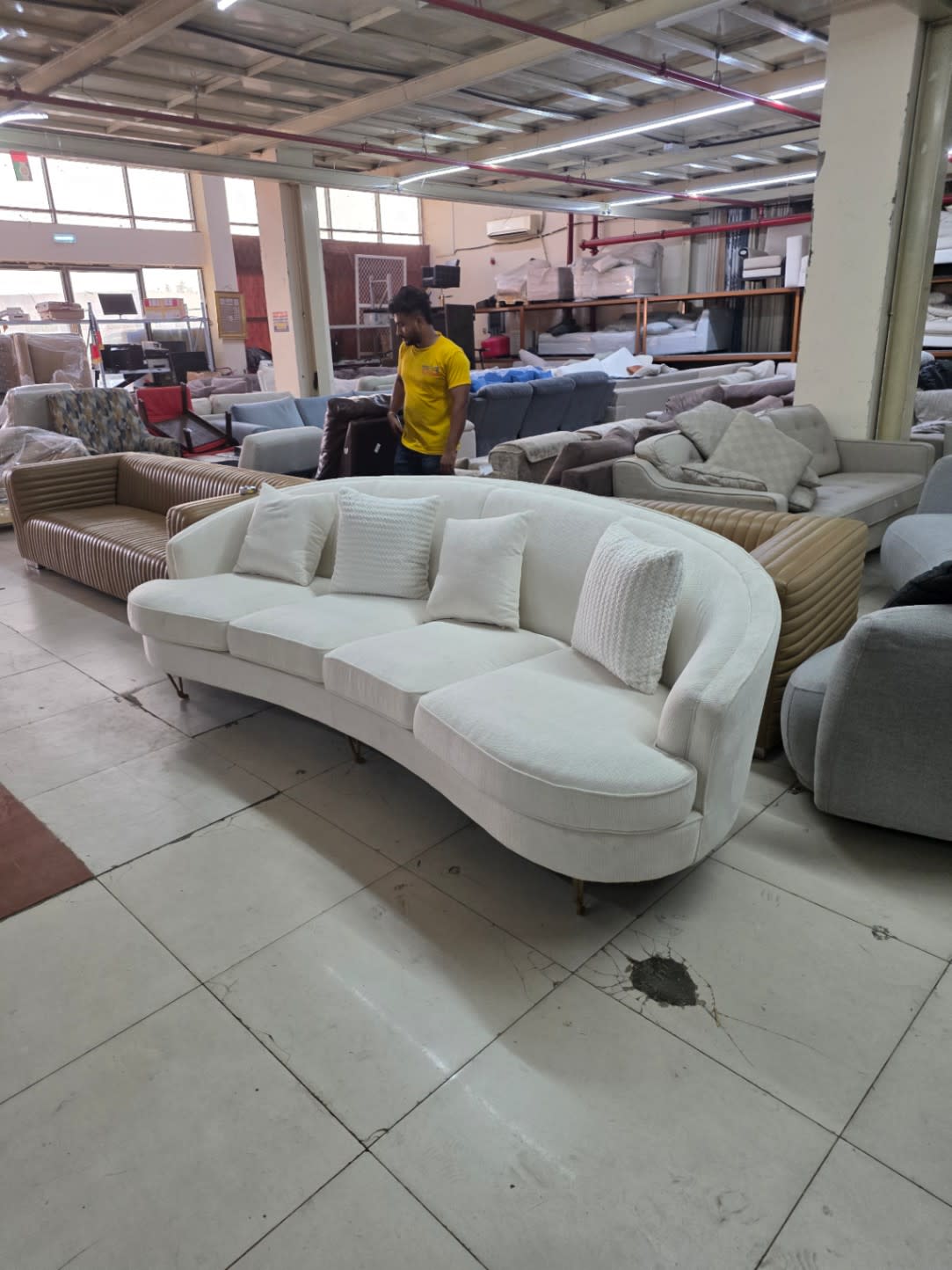 Curved 4-Seater Sofa 3