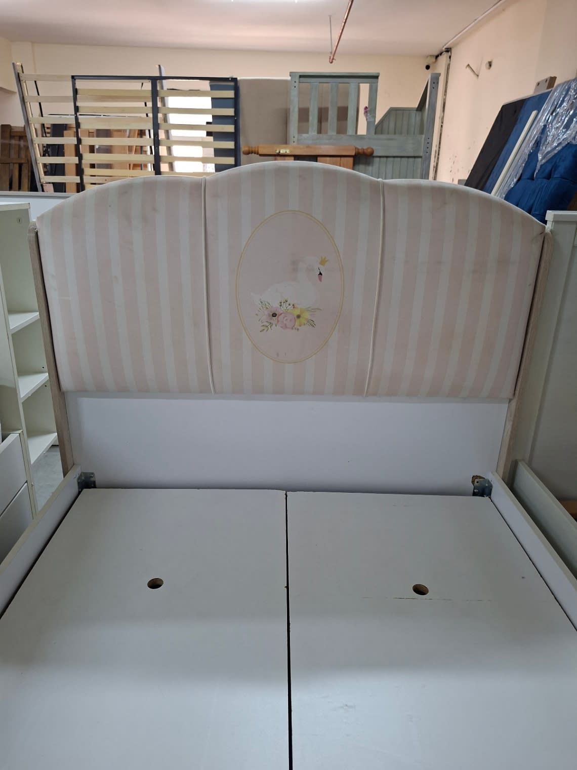 Queen size Bed Frame with Upholstered Headboard 3