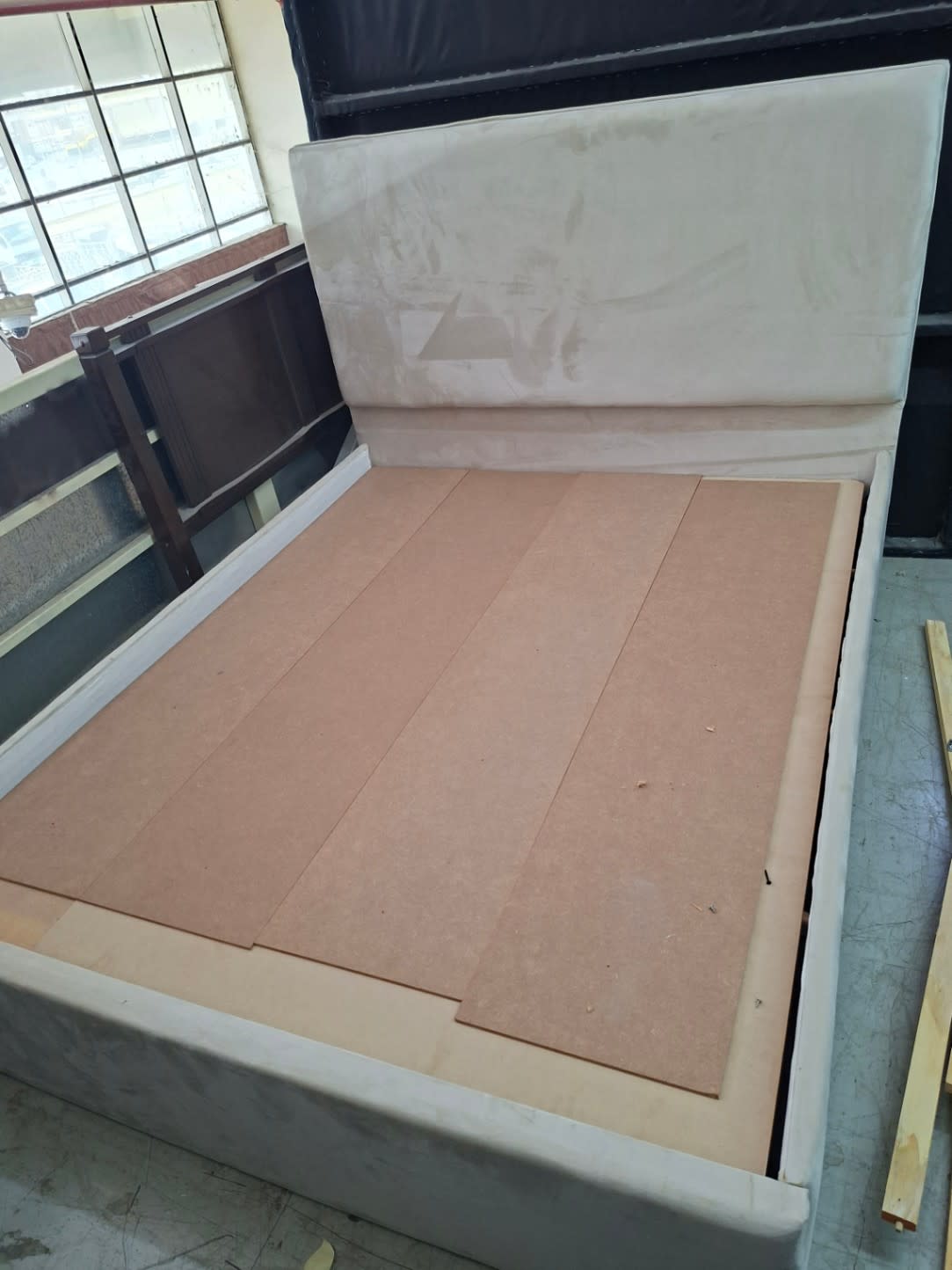 Bufaisal item reference decac12e-9448-49cf-98b5-2e1bf3c4dff8 used cream upholstered bed frame