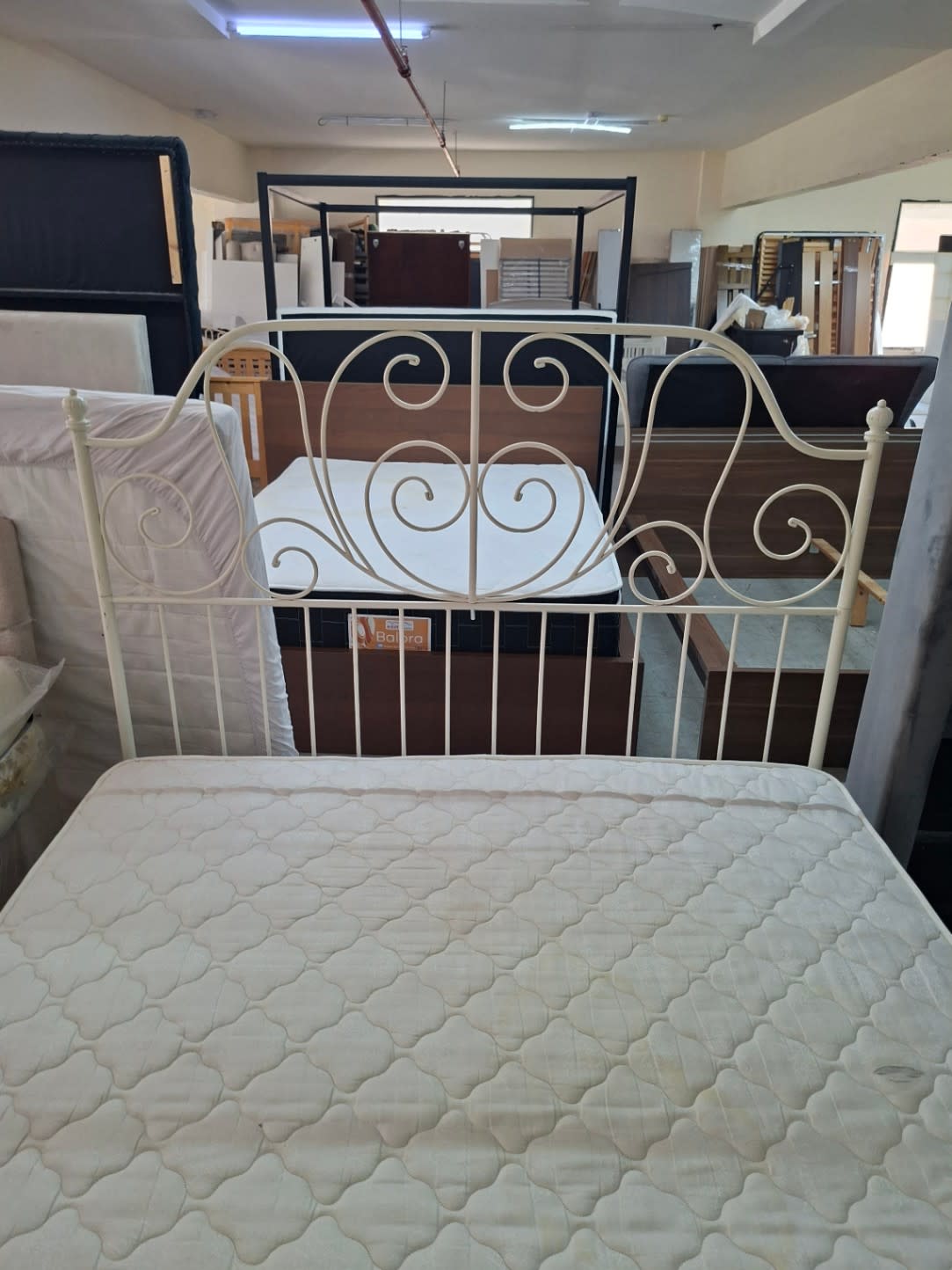 Queen Size Metal Scroll Bed Frame 3