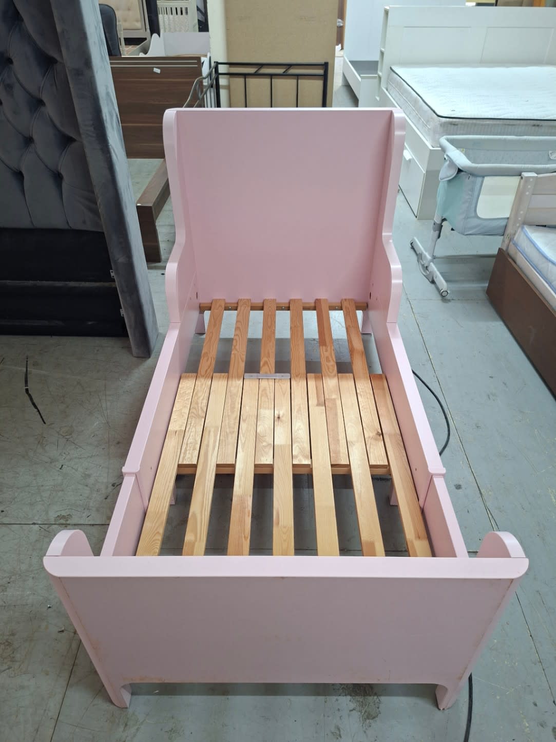 Single extendable Kids Toddler Bed Frame