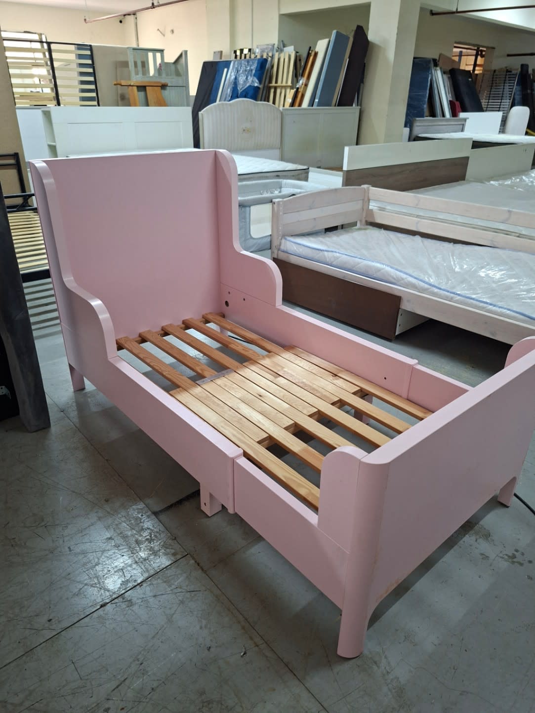 Single extendable Kids Toddler Bed Frame 3