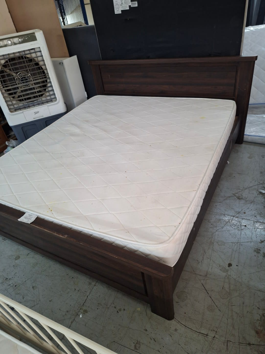 King size bed Frame 2