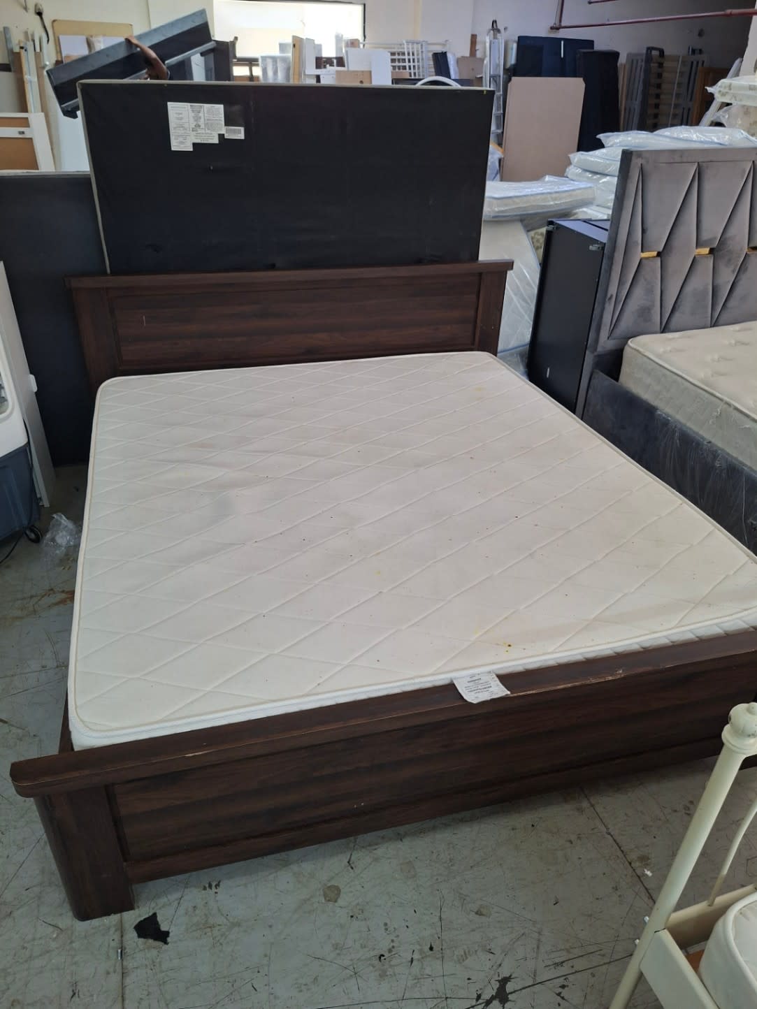 King size bed Frame 3