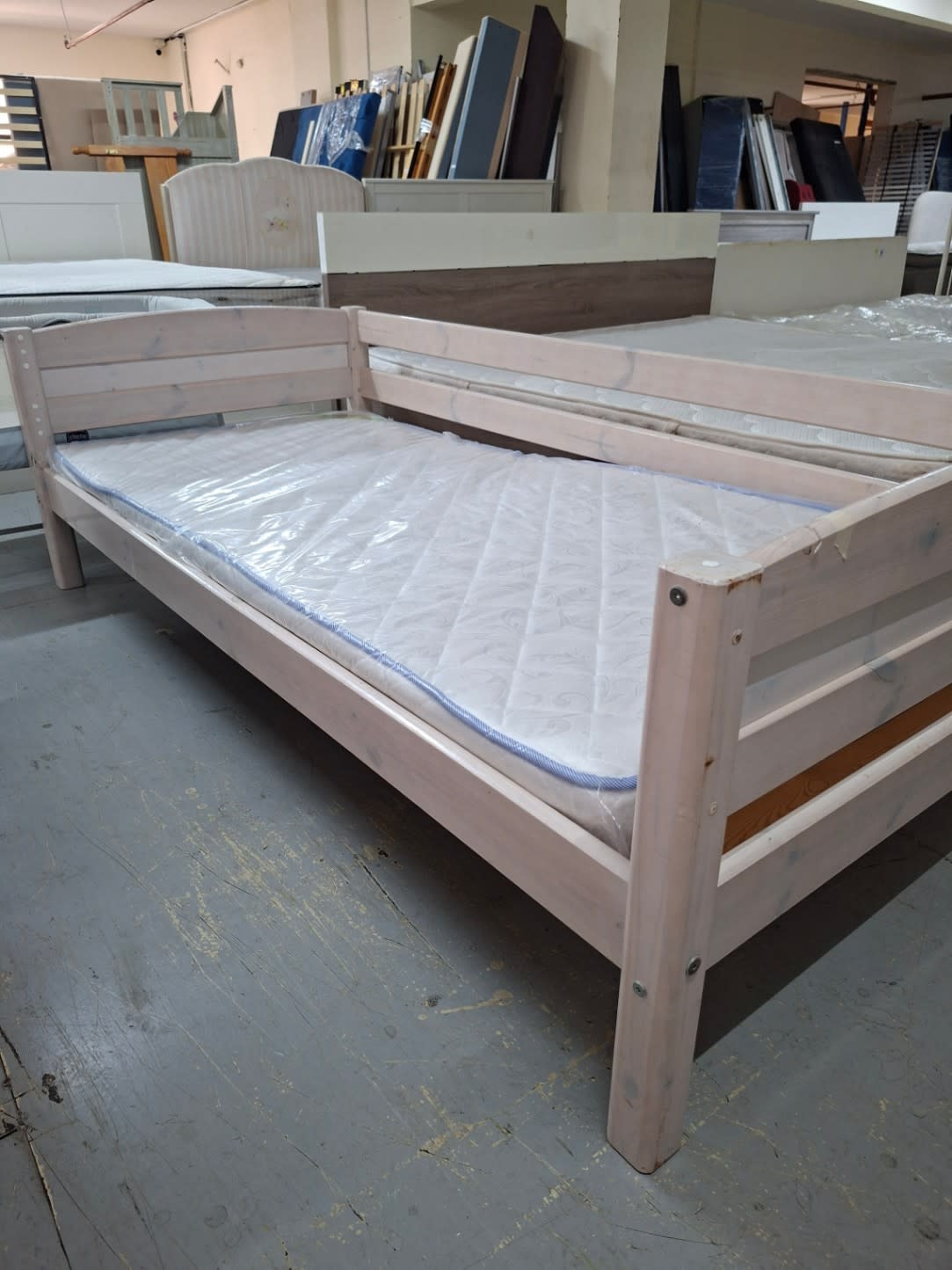 Single Kids Bed Frame with Mattress, 90x200 2
