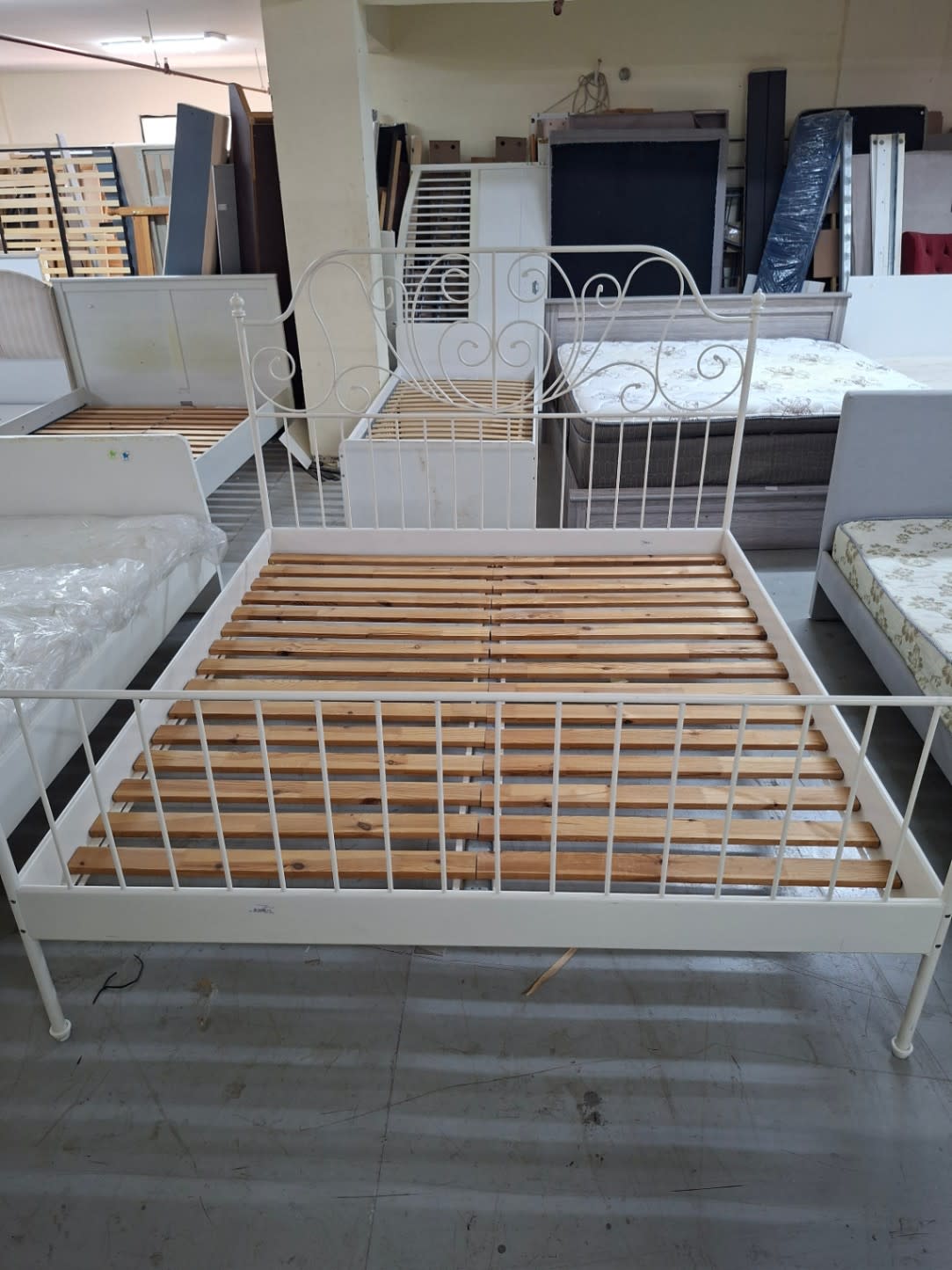 Queen size metal Bed Frame with Scroll Headboard