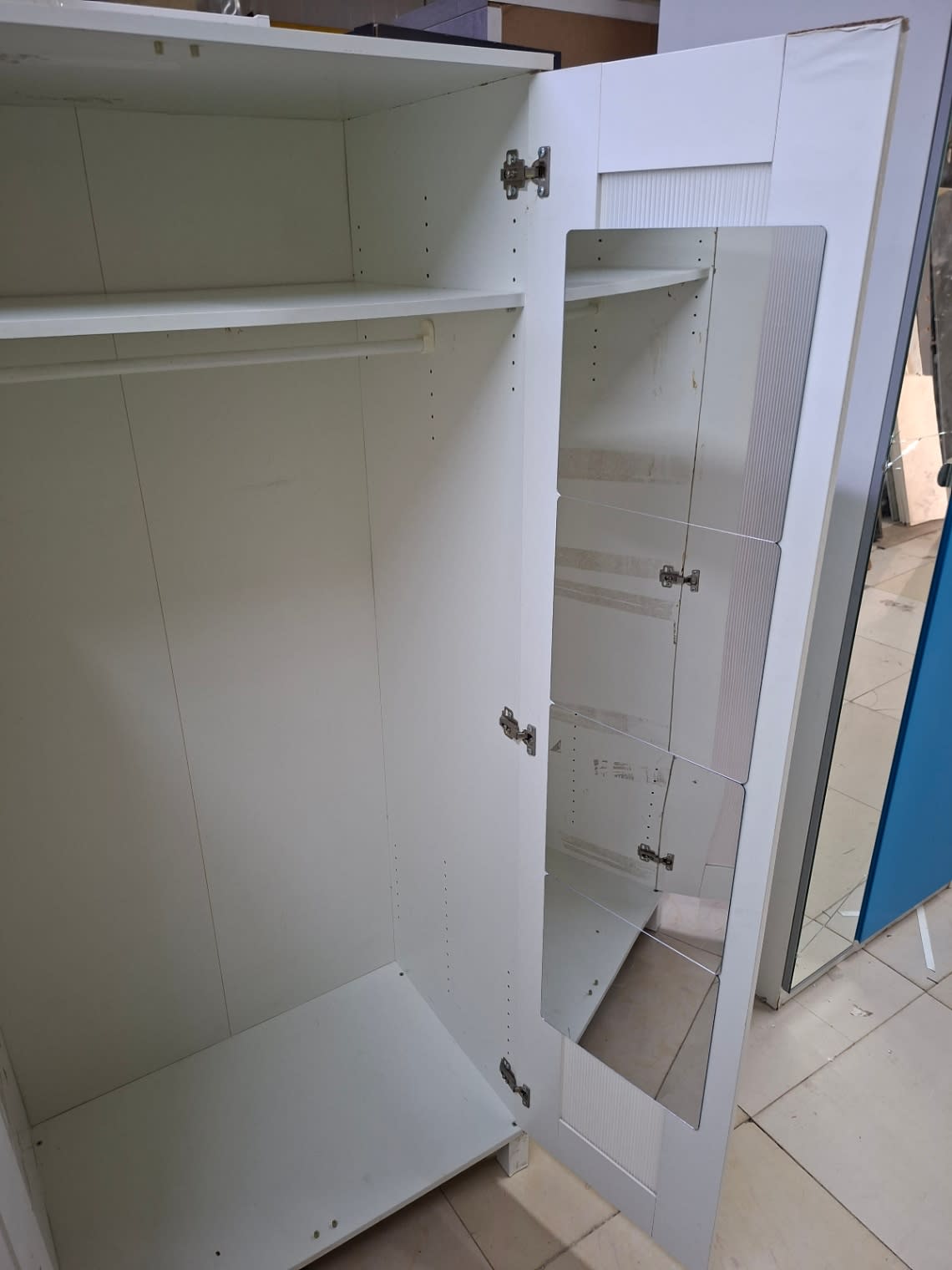 2-Door Wardrobe with Glass Panel Doors 3