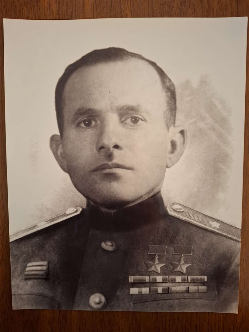 1941-1945 Həzi Aslanov