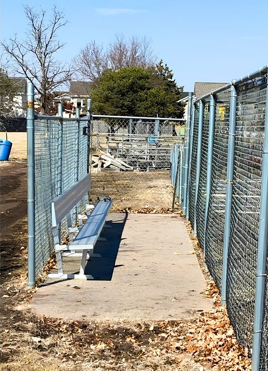 Dugout without roof cover