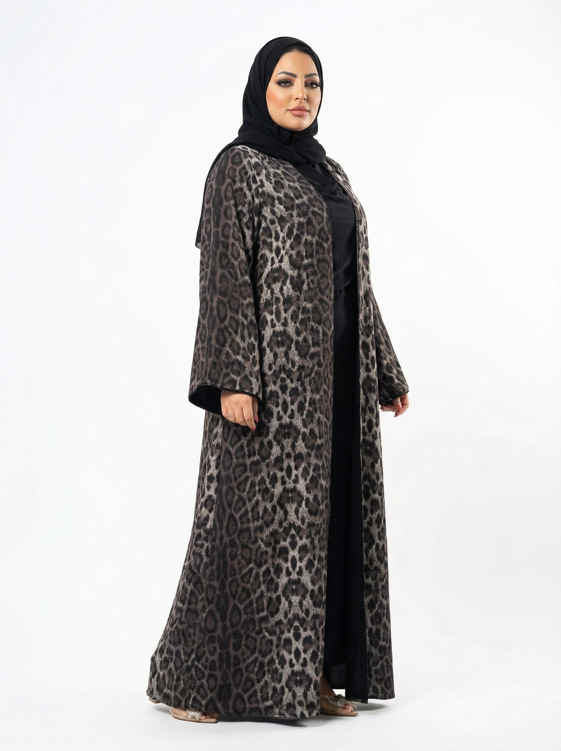 Savara Wild Flow Abaya alternative view