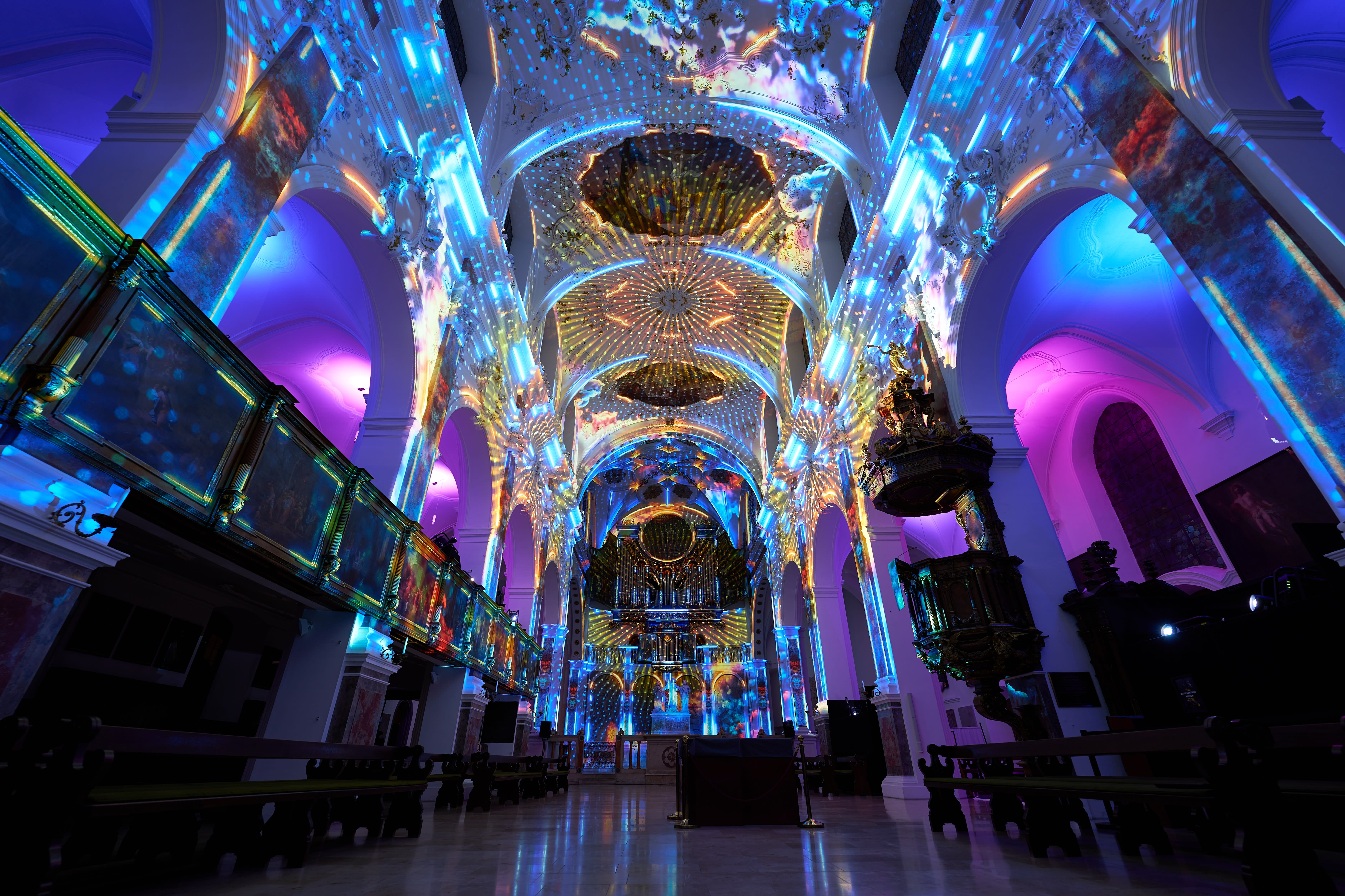 Blick durch das Kirchenschiff während ENLIGHTENMENT