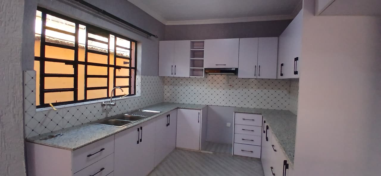 KENYATTA RD-3 BEDROOM