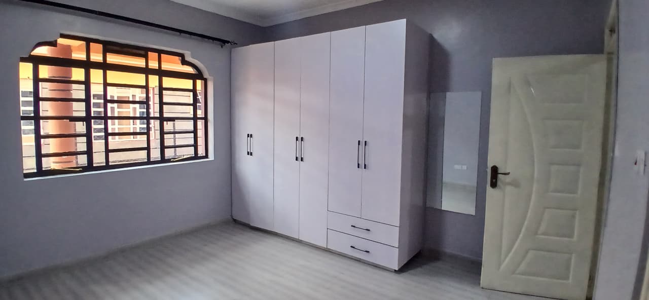 KENYATTA RD-3 BEDROOM