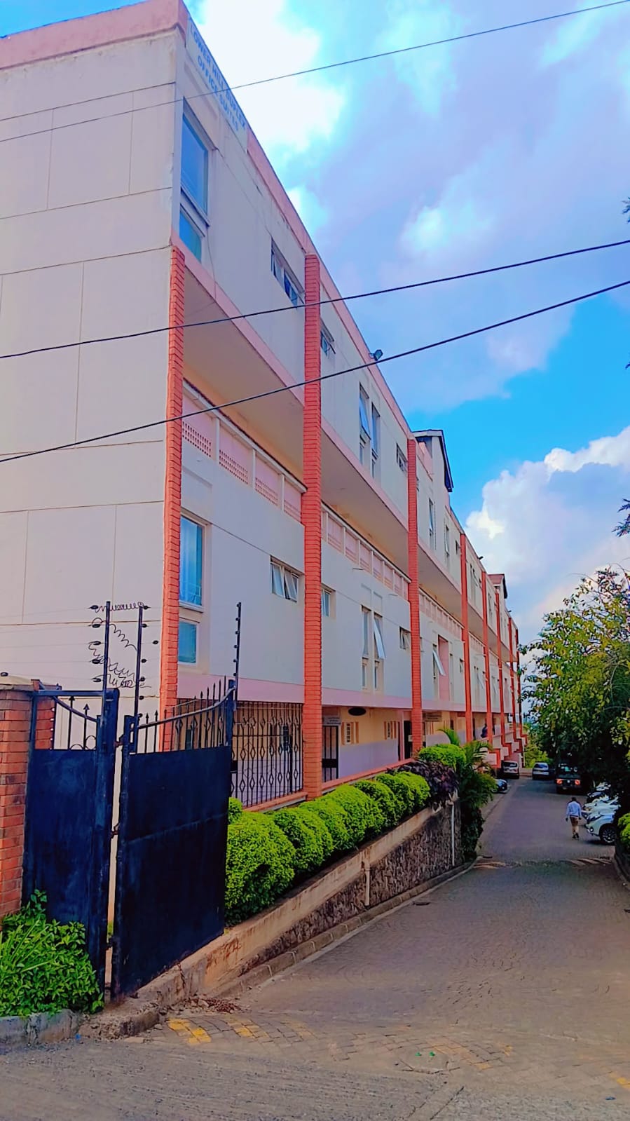 OFFICE TO LET  UPPER HILL