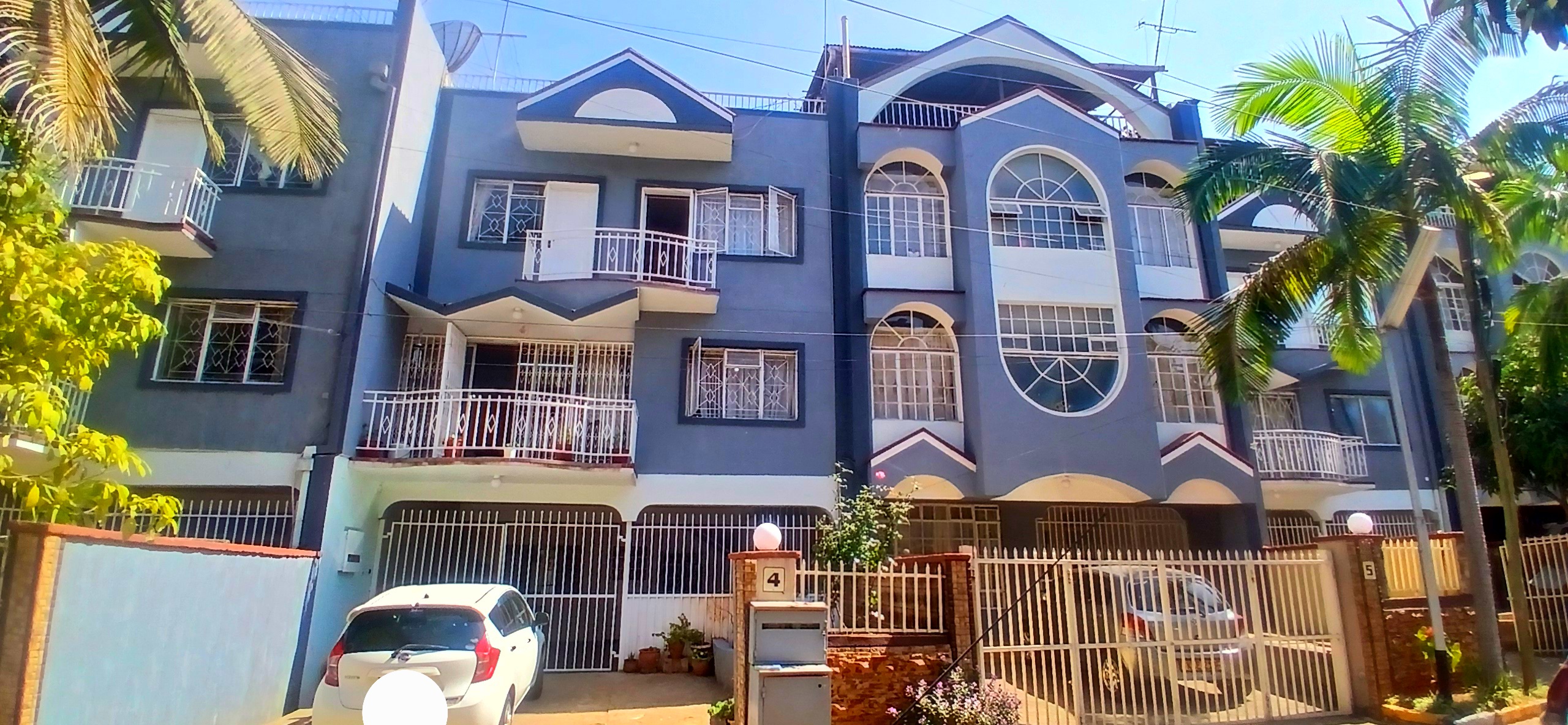 PARKLANDS TOWN HOUSE FOR SALE