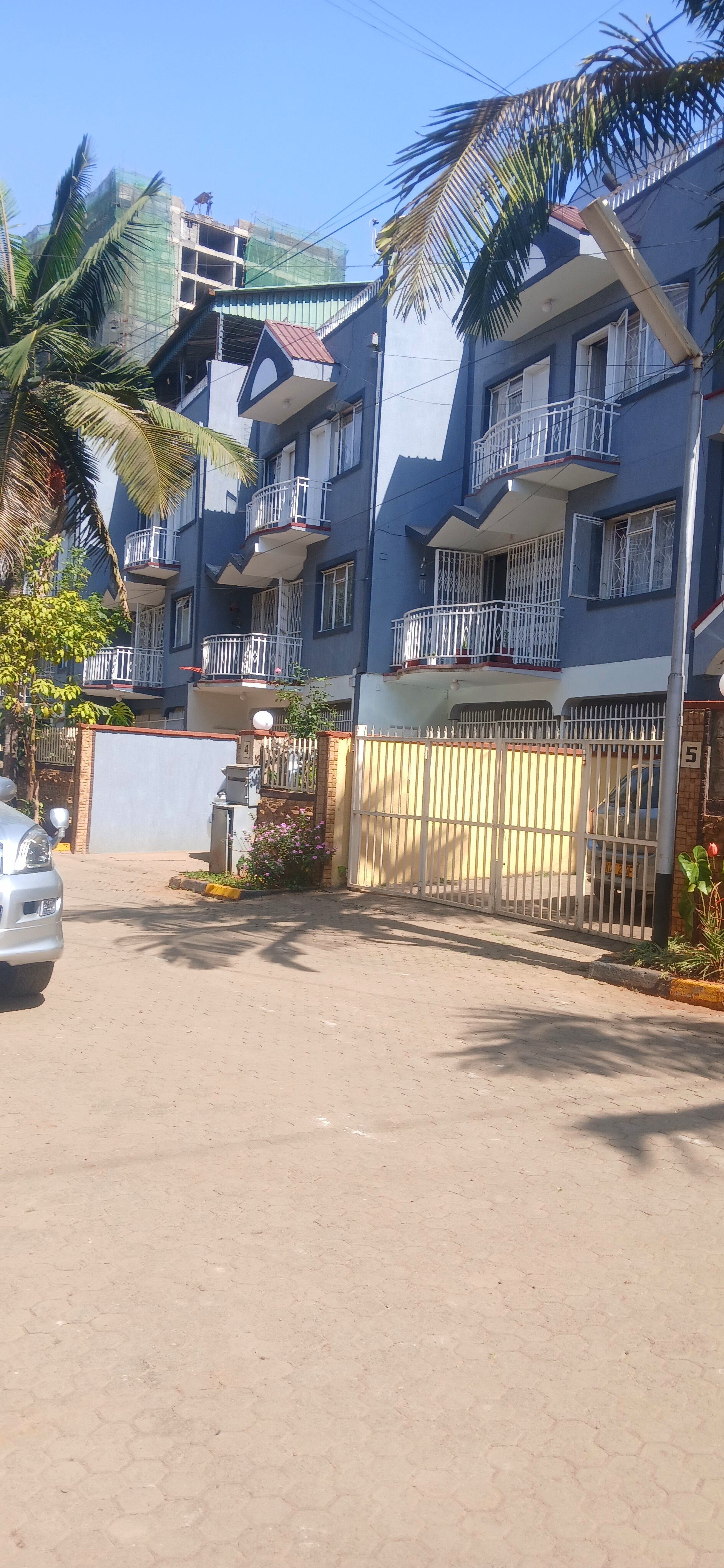 PARKLANDS TOWN HOUSE FOR SALE