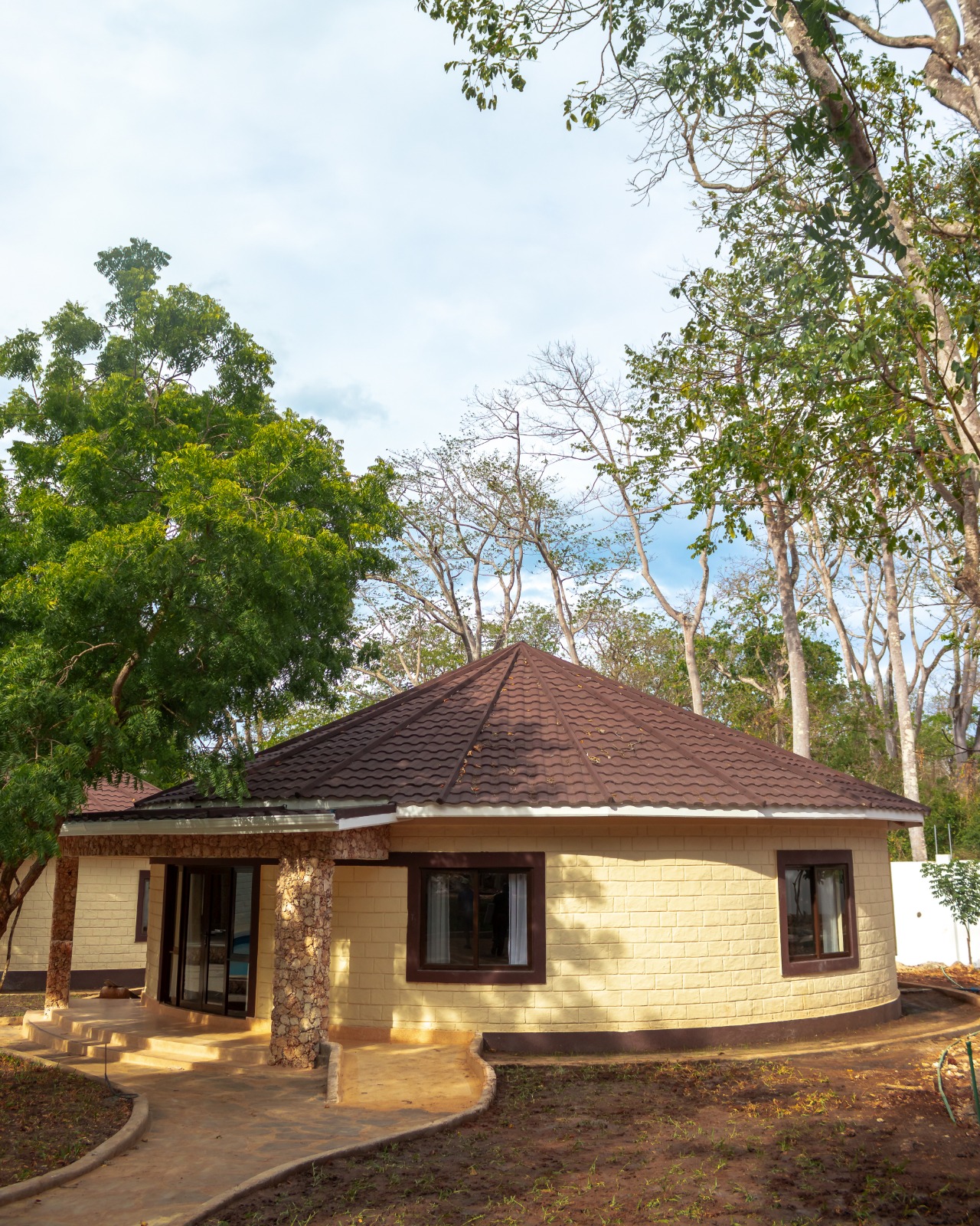 Mbuyu Watatu