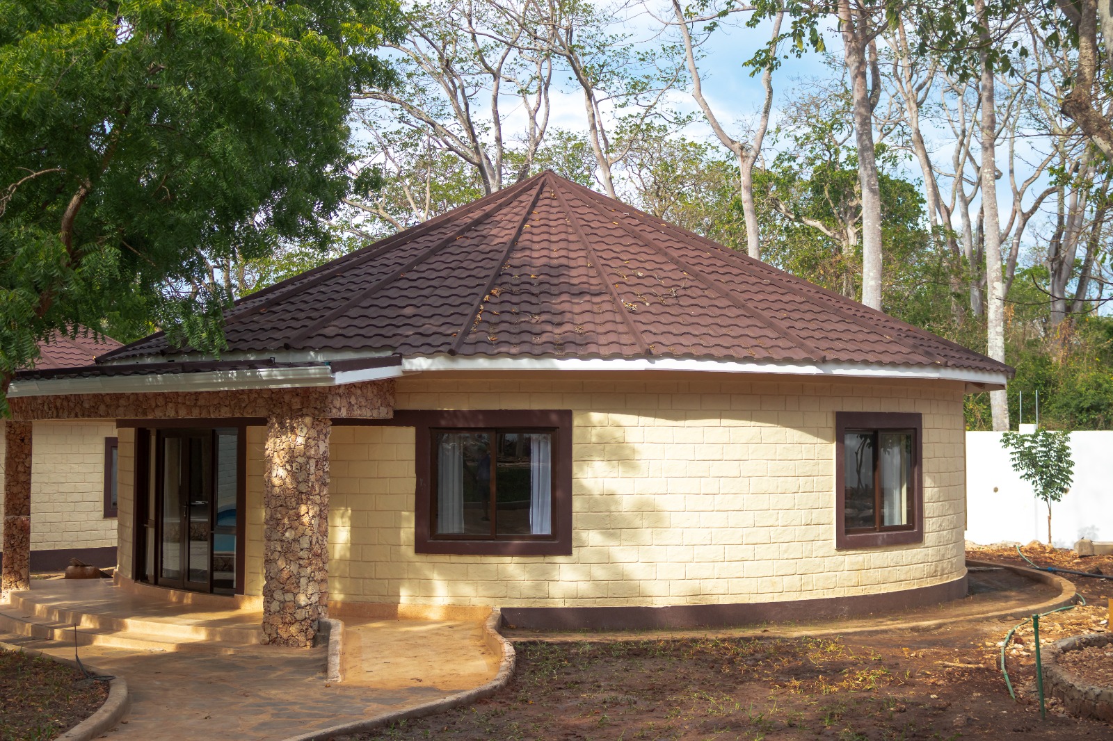 Mbuyu Watatu
