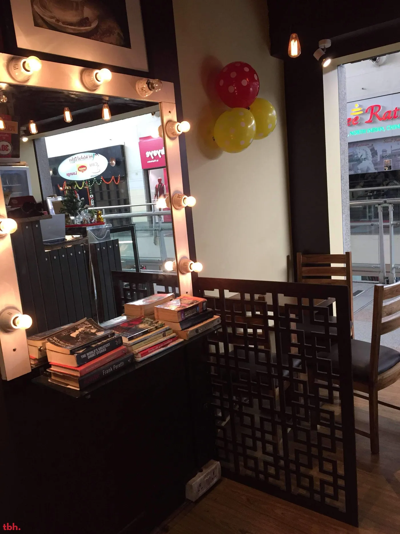 Mogli's Coffee Outlet Image