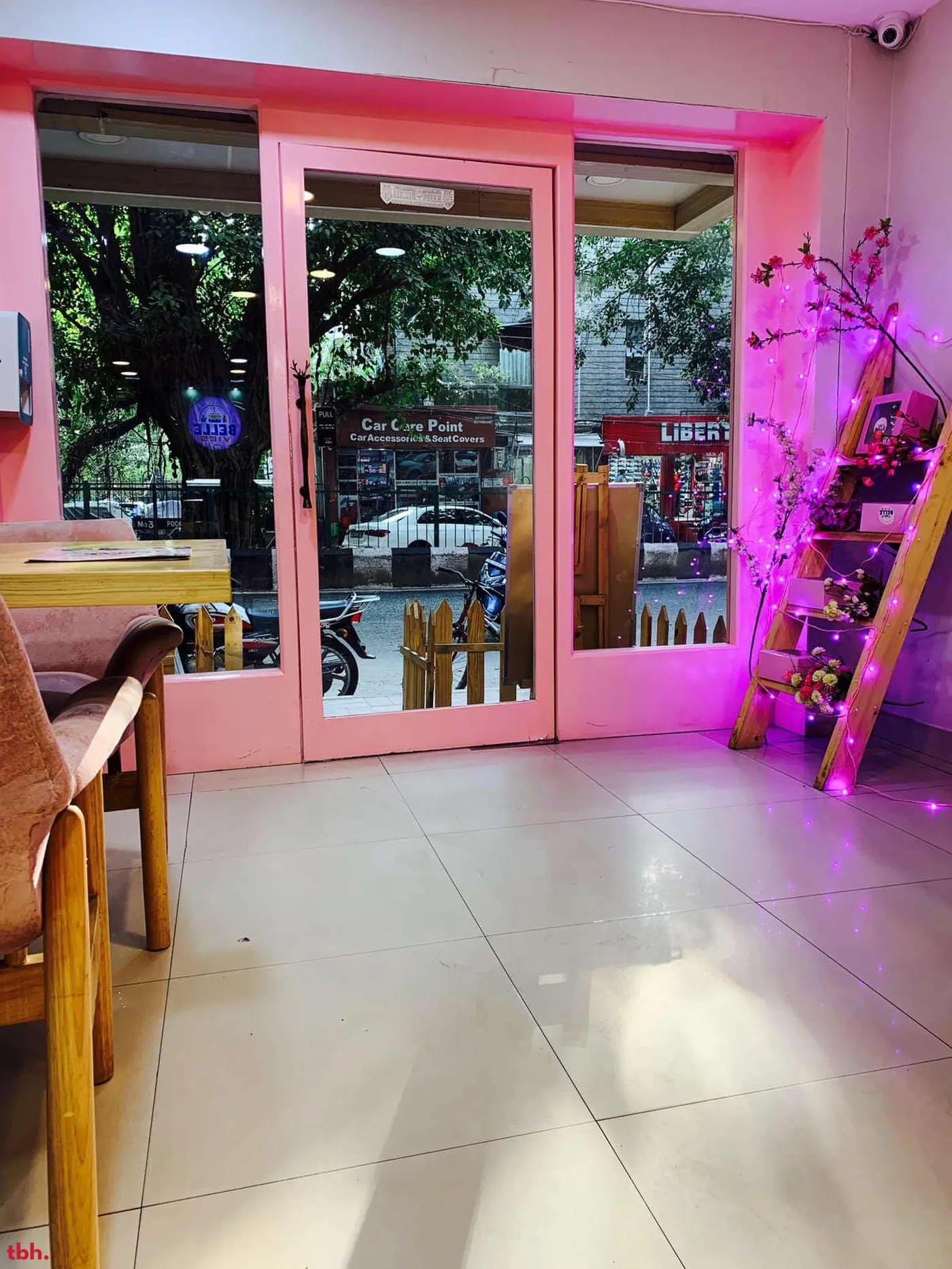 Belle Vies Cafe & Bakery Outlet Image