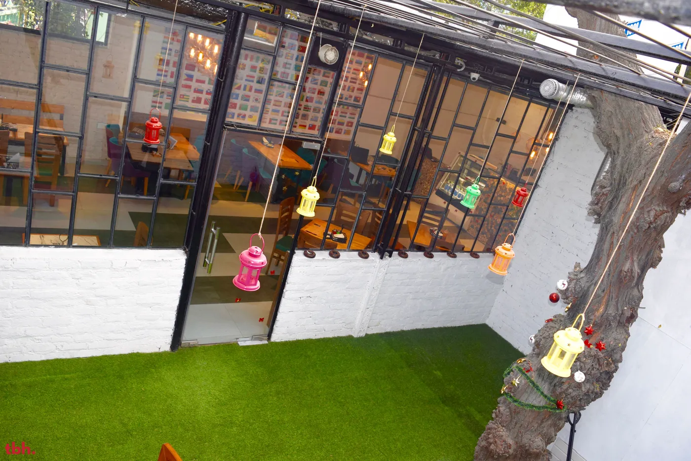 SOS Cafe Outlet Image