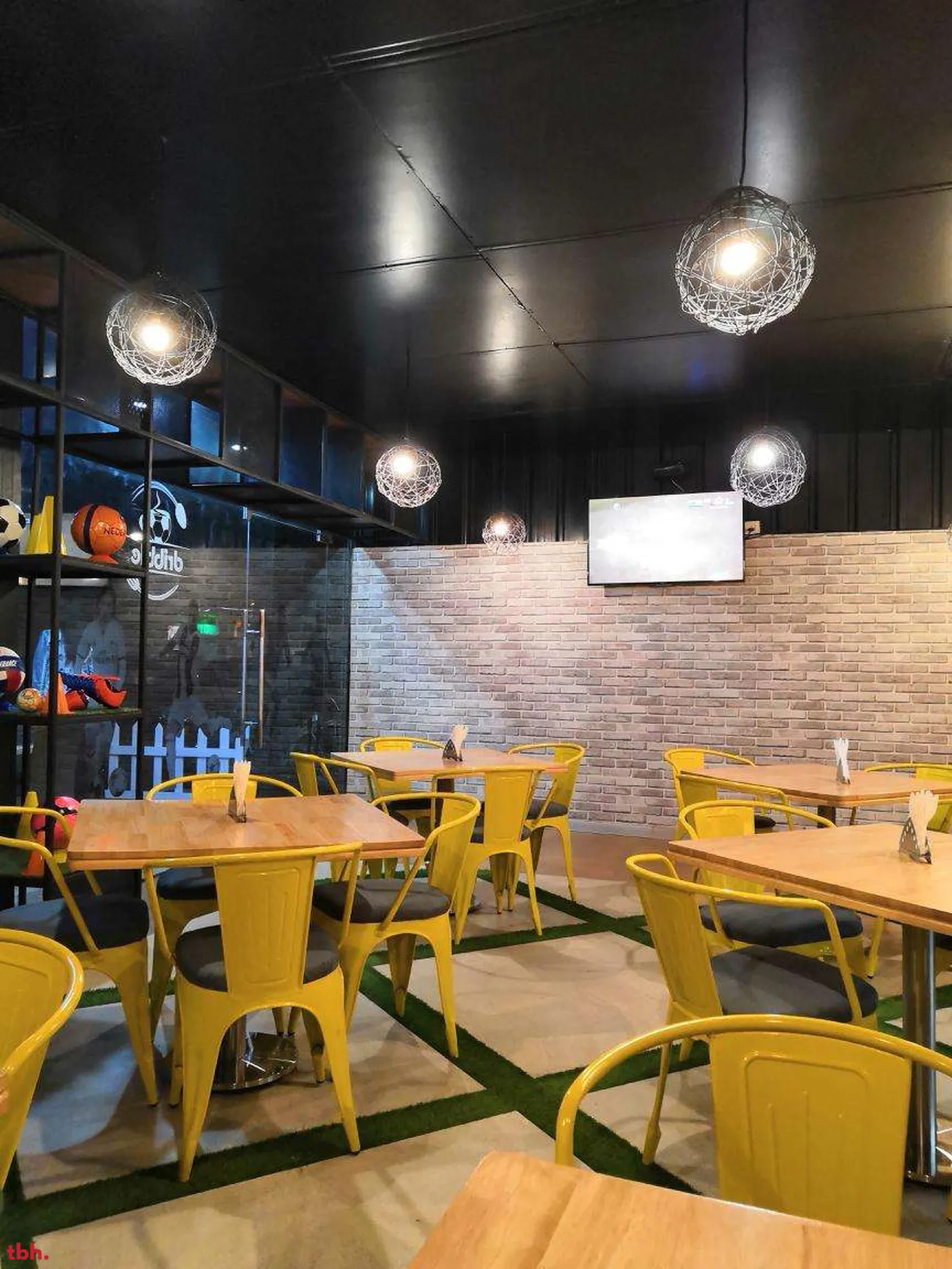 Dribble Outlet Image