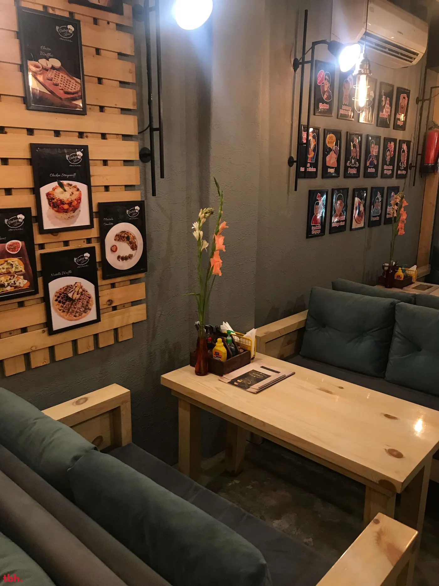 Vintage Kitchen Outlet Image